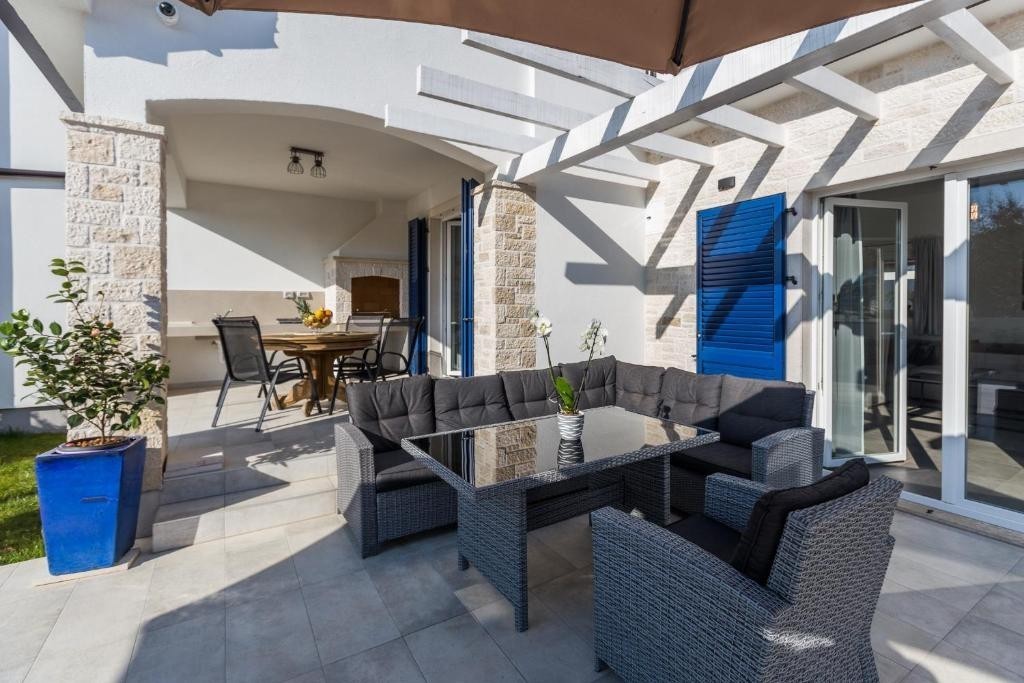 Okolica Poreča, vila sa bazenom