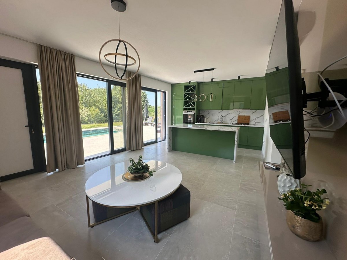 Labin, Istra - čudovita enonadstropna vila z bazenom