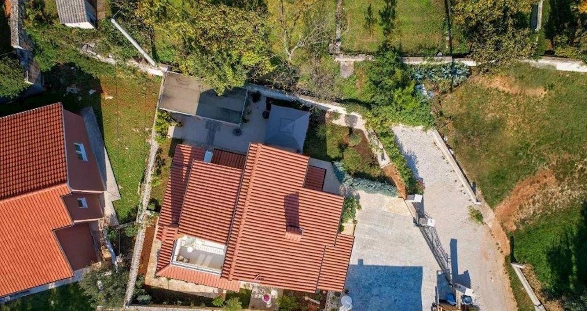 Hiša 7 km ob morja Poreč, 12 km