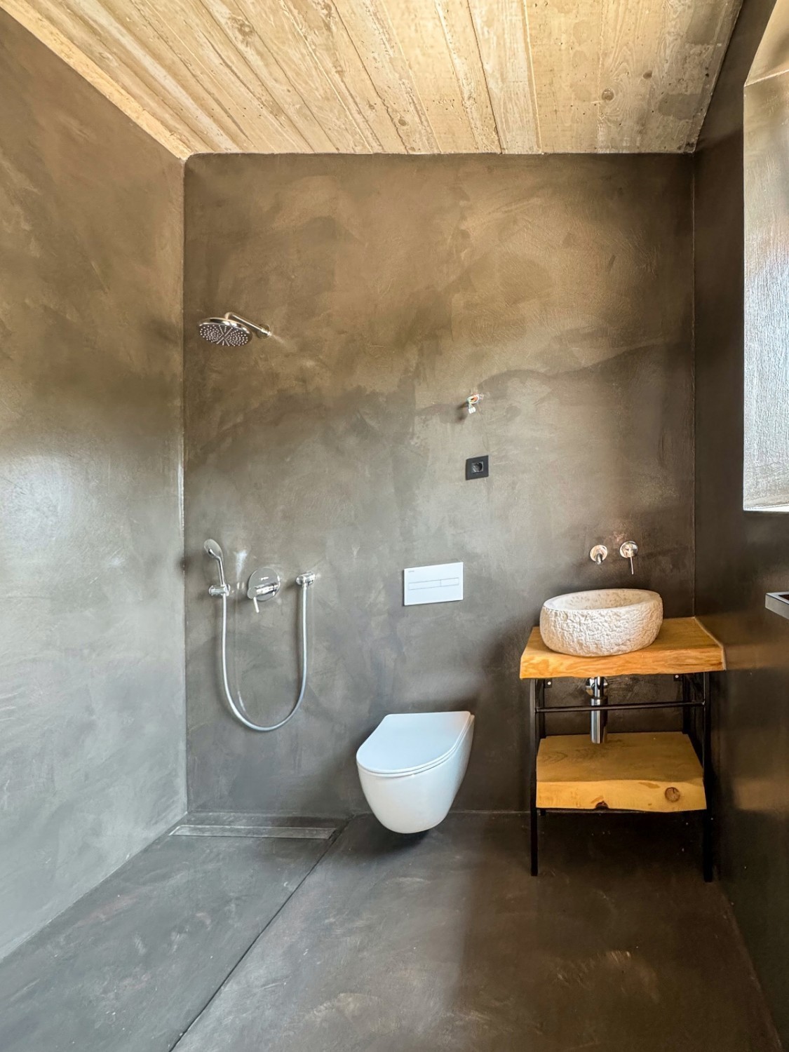 Kamnita hiša z bazenom naprodaj blizu Labina – Nepremičnine v Istri