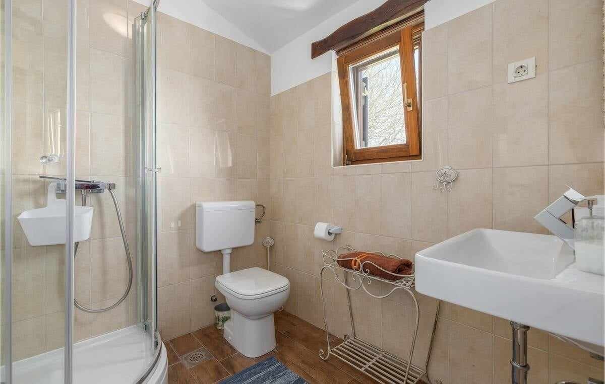 POREČ, Sveti Lovreč, okolica hiša sa bazenom