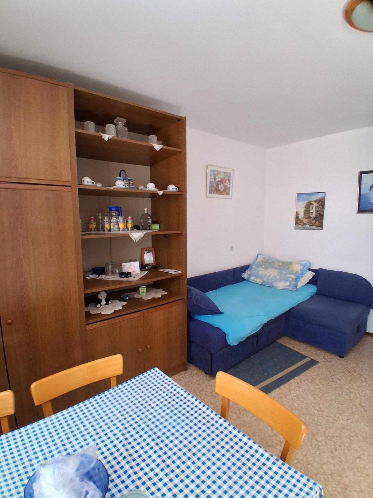 Prodaja stanovanje, Červar porat