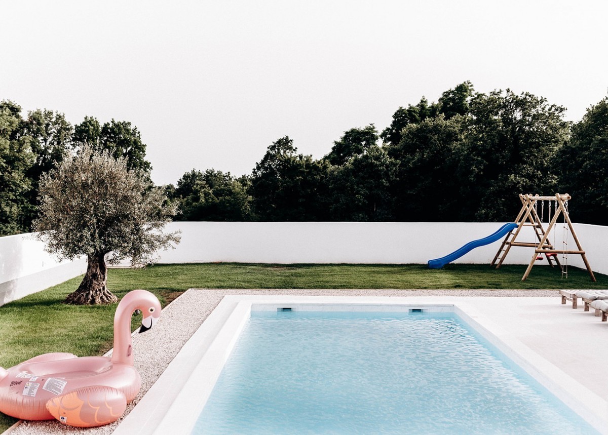 Čudovita pritlična hiša z ogrevanim bazenom blizu Labina – Naprodaj