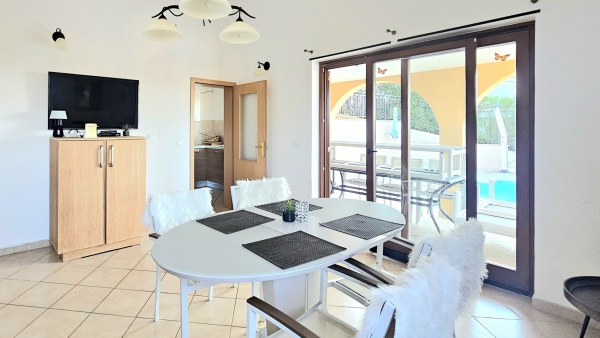 Hiša z bazenom in panoramskim pogledom, prodaja– Poreč, Istra