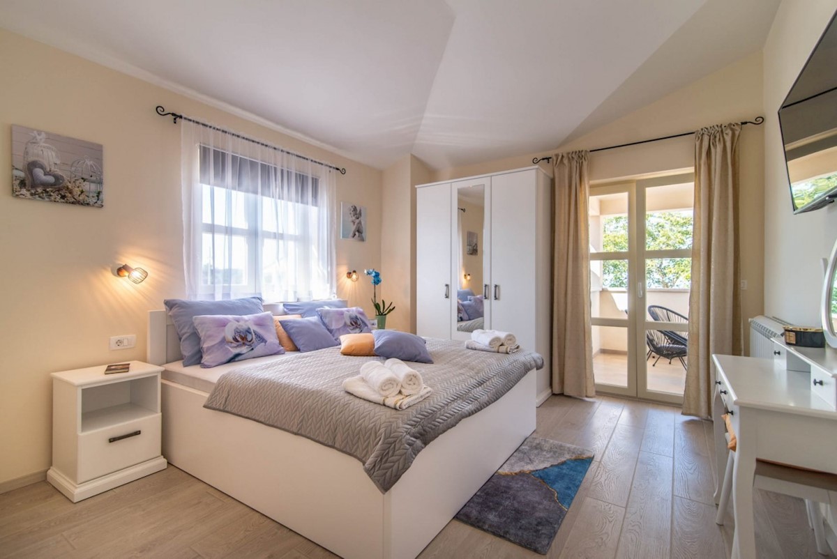 Poreč Vila sa bazenom, cca 3 km ob morja