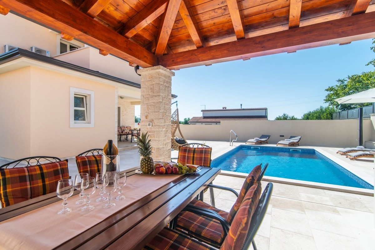 Poreč Vila sa bazenom, cca 3 km ob morja