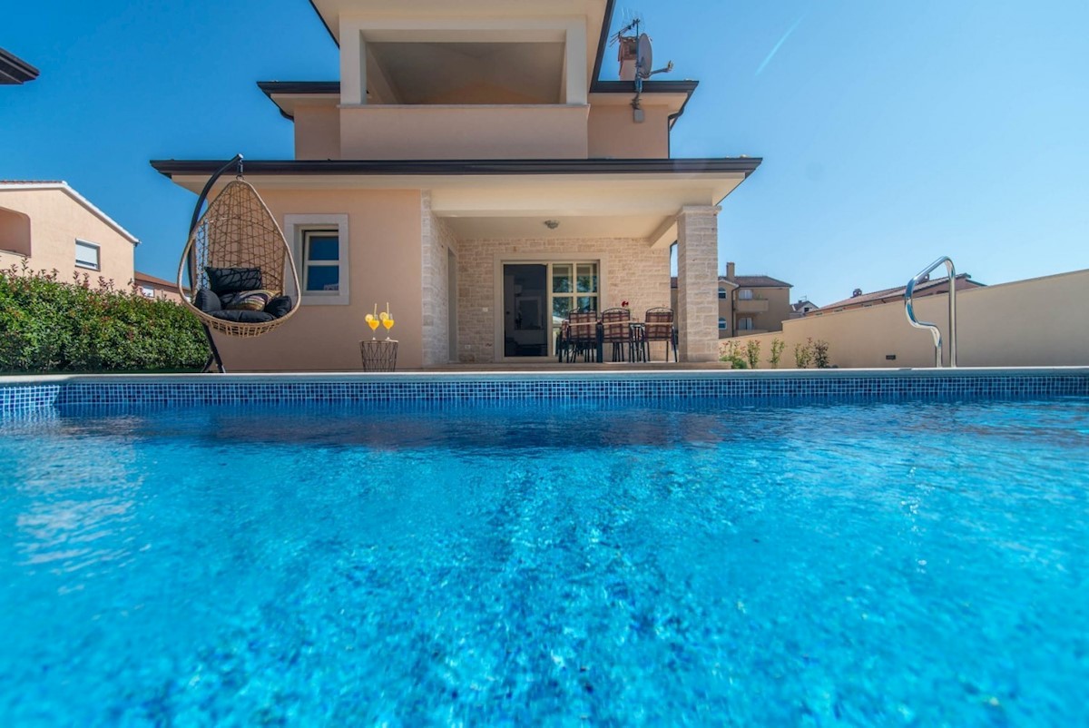 Poreč Vila sa bazenom, cca 3 km ob morja
