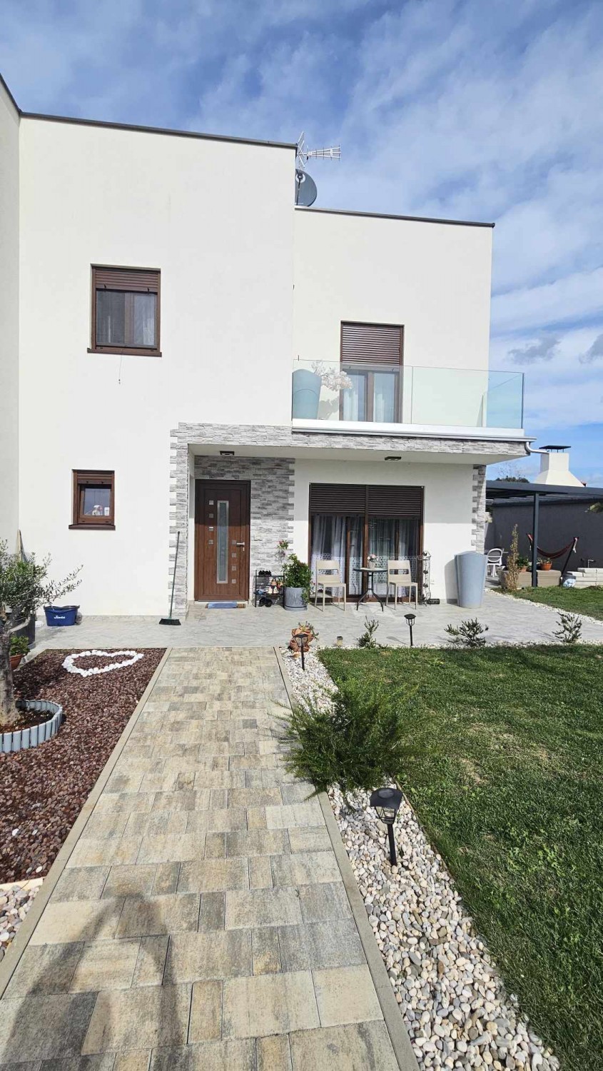 Kamnita hiša prodaja, Istra