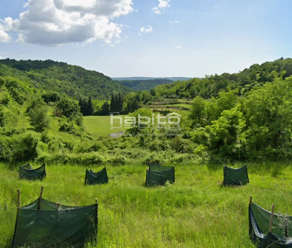 Oprtalj - Prostorna zgradba z zemljiščem in panoramskim pogledom