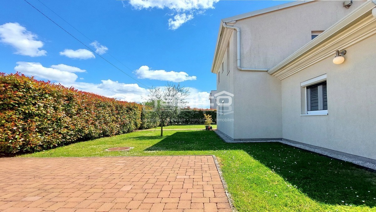 Poreč, samostojna hiša 134 m2 z bazenom