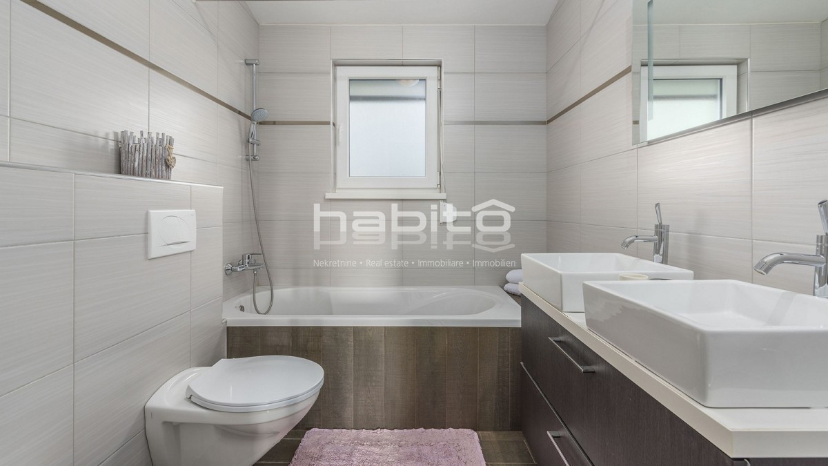 Poreč, samostojna hiša 134 m2 z bazenom