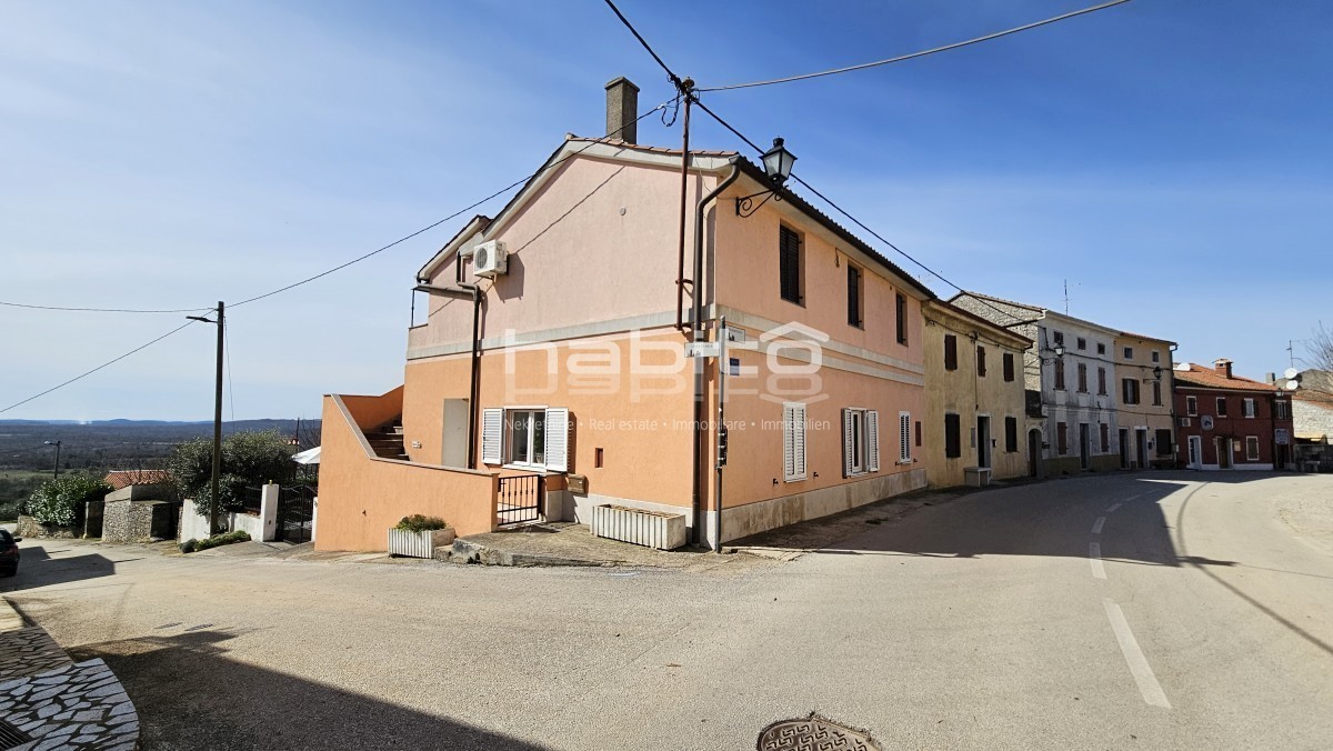 Okolica Poreča, Lovreč - Hiša z apartmaji, POGLED NA MORJE
