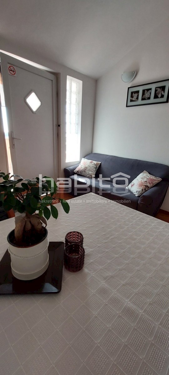 Okolica Poreča, Lovreč - Hiša z apartmaji, POGLED NA MORJE