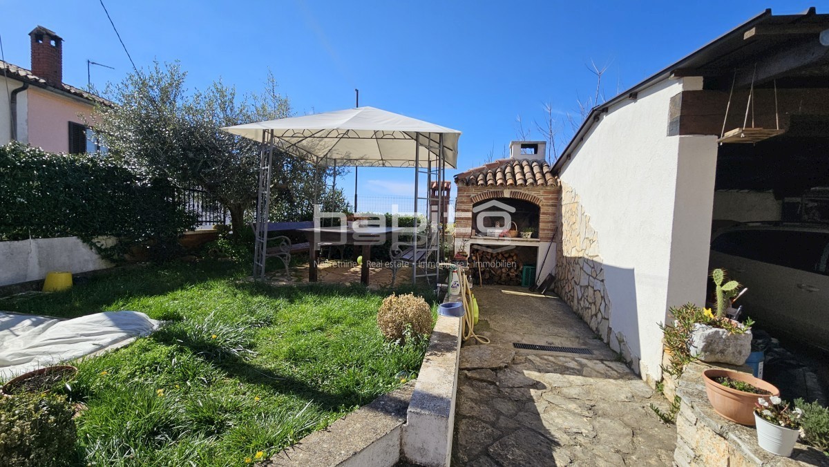 Okolica Poreča, Lovreč - Hiša z apartmaji, POGLED NA MORJE