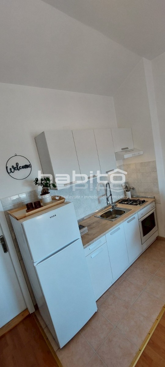 Okolica Poreča, Lovreč - Hiša z apartmaji, POGLED NA MORJE