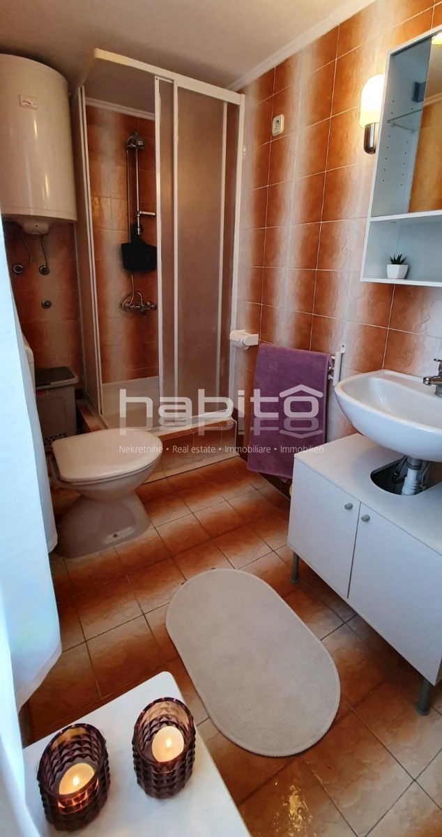 Okolica Poreča, Lovreč - Hiša z apartmaji, POGLED NA MORJE