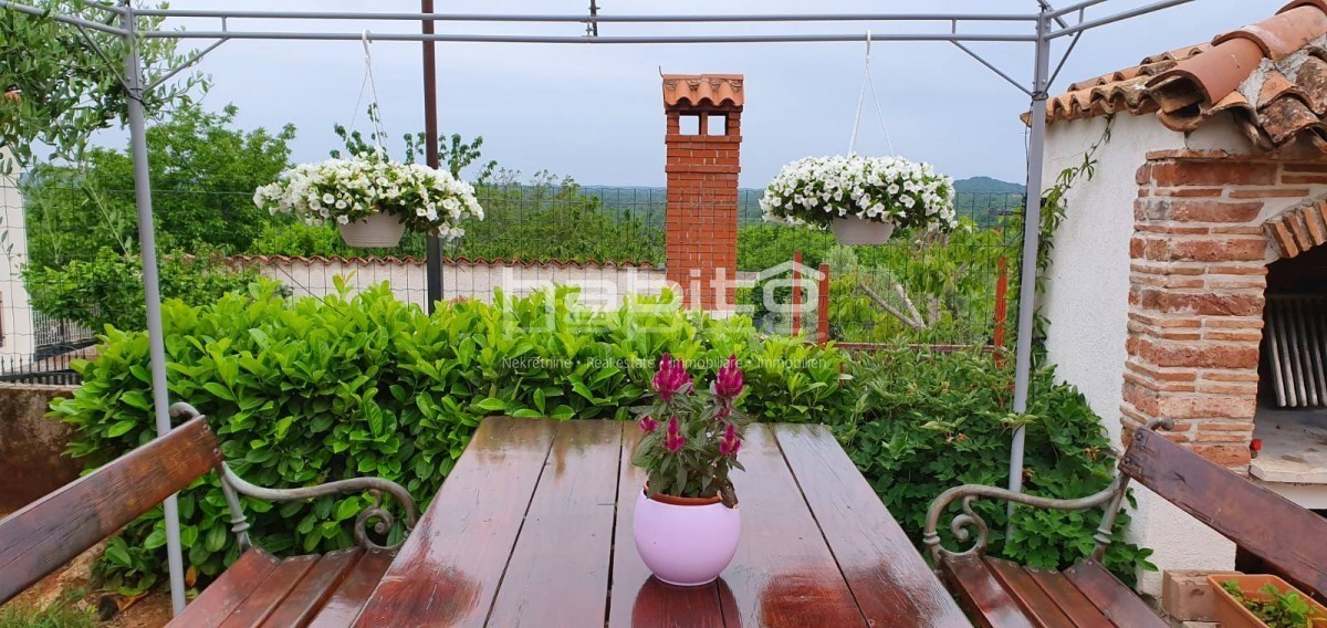 Okolica Poreča, Lovreč - Hiša z apartmaji, POGLED NA MORJE