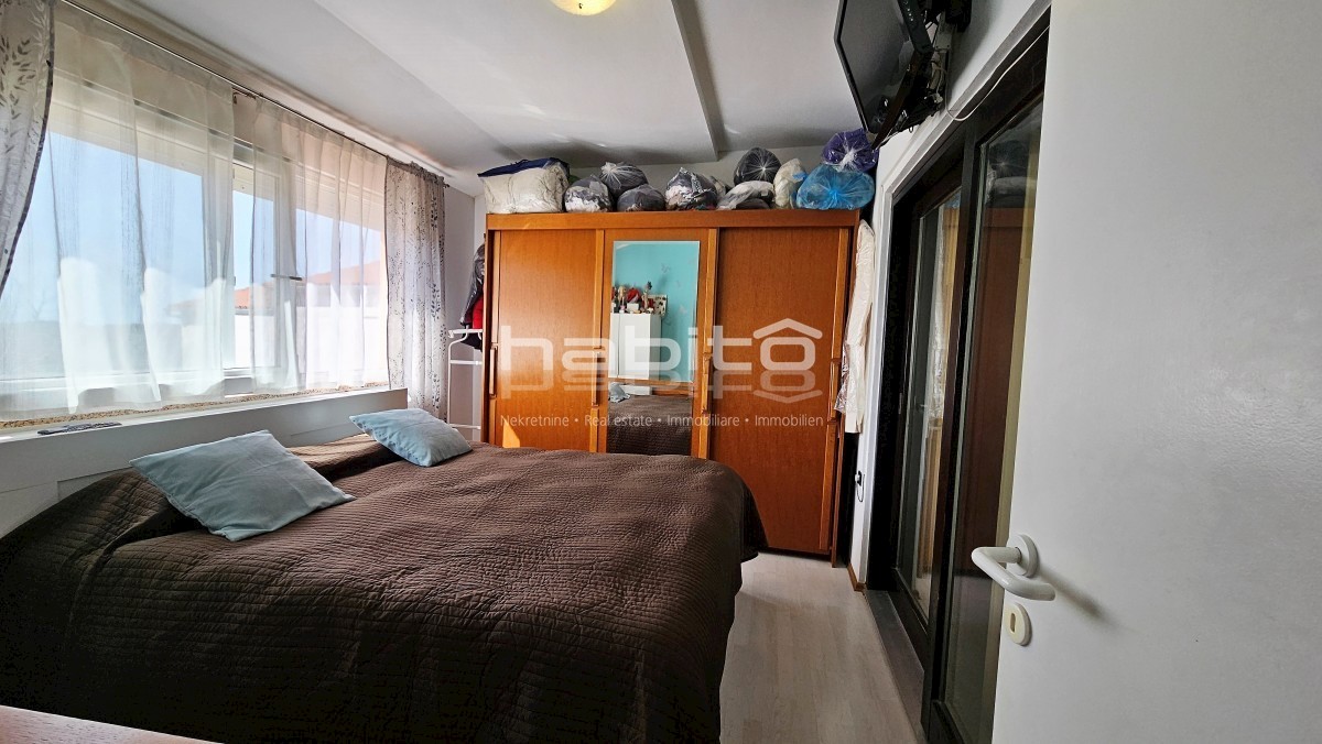Okolica Poreča, Lovreč - Hiša z apartmaji, POGLED NA MORJE