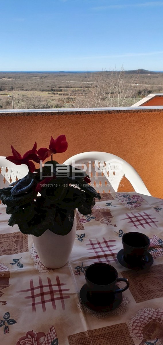 Okolica Poreča, Lovreč - Hiša z apartmaji, POGLED NA MORJE