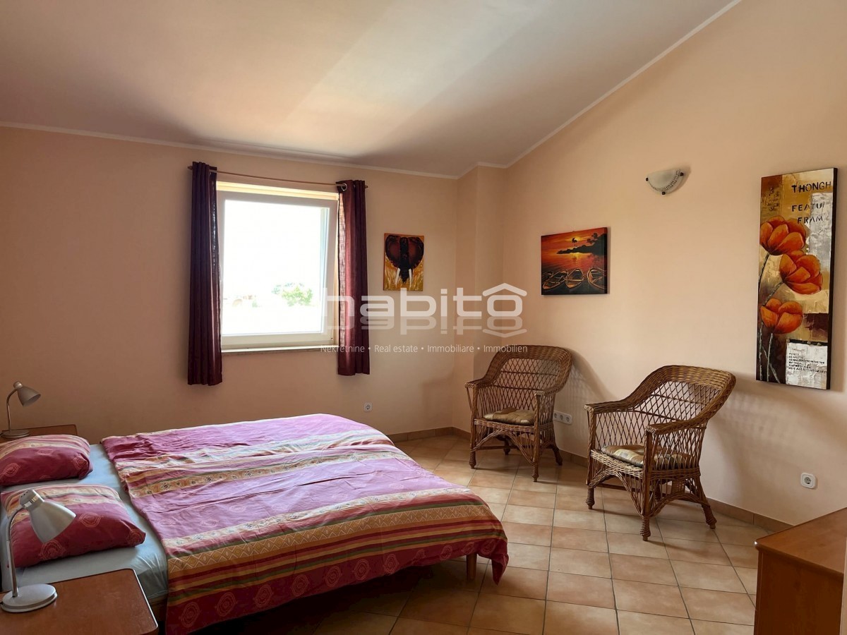 Poreč okolica - Komforna kuća sa bazenom i pogledom na more