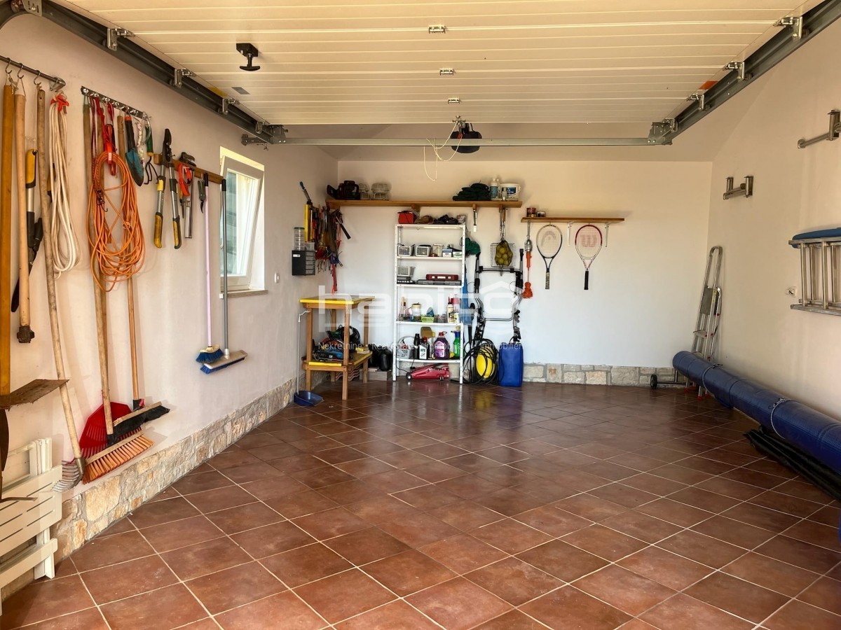 Poreč okolica - Komforna kuća sa bazenom i pogledom na more