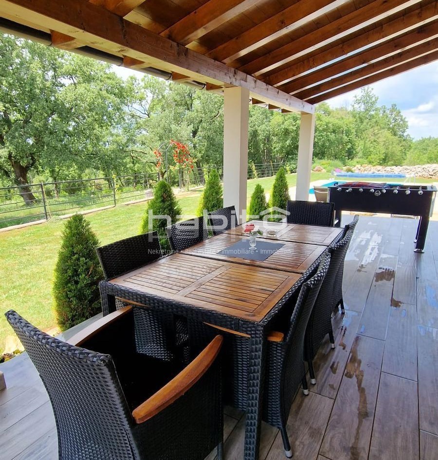 Poreč - Obnovljena istrska kamnita hiša z bazenom