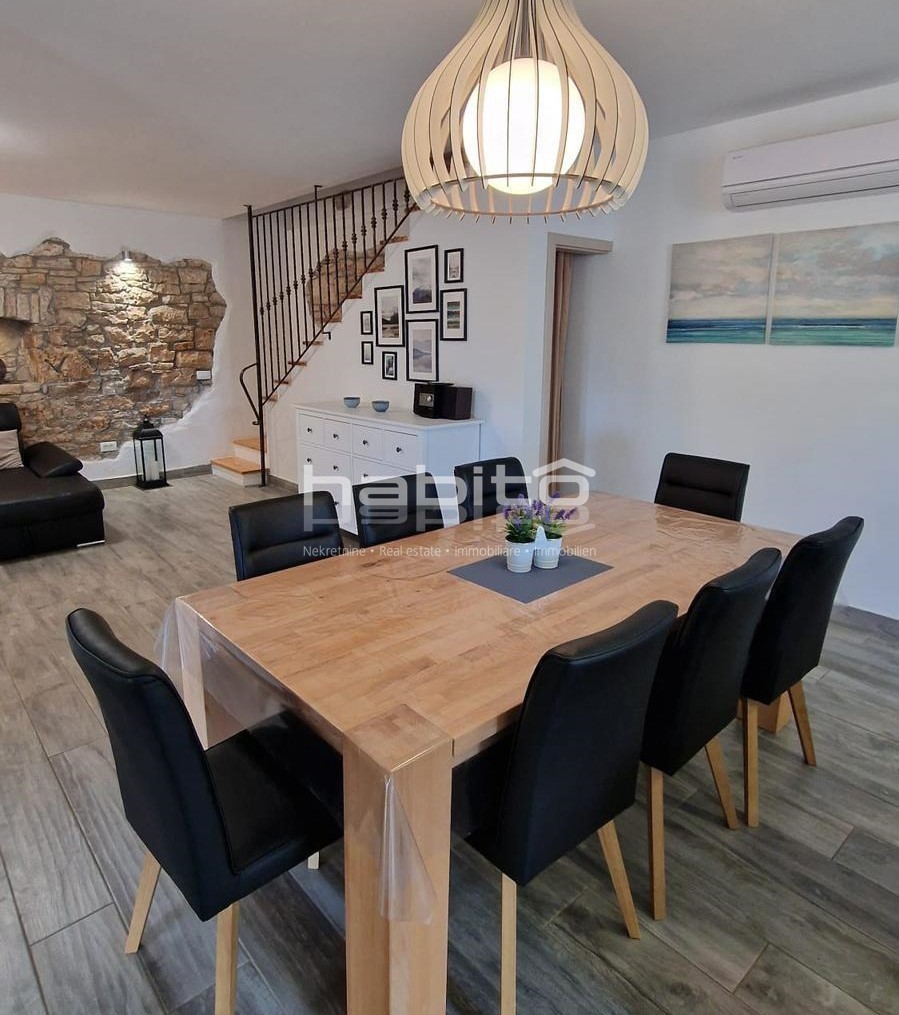 Poreč - Obnovljena istrska kamnita hiša z bazenom