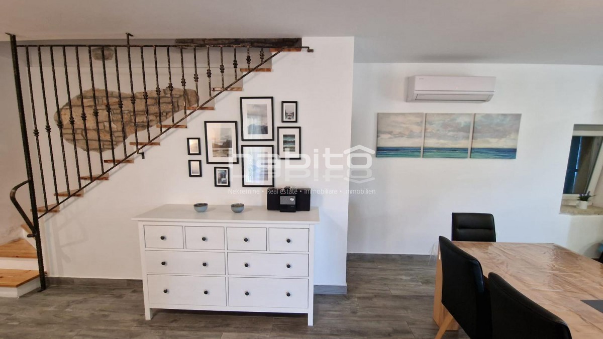 Poreč - Obnovljena istrska kamnita hiša z bazenom