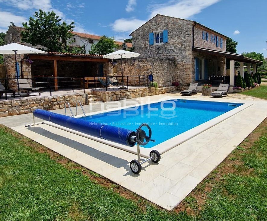Poreč - Obnovljena istrska kamnita hiša z bazenom
