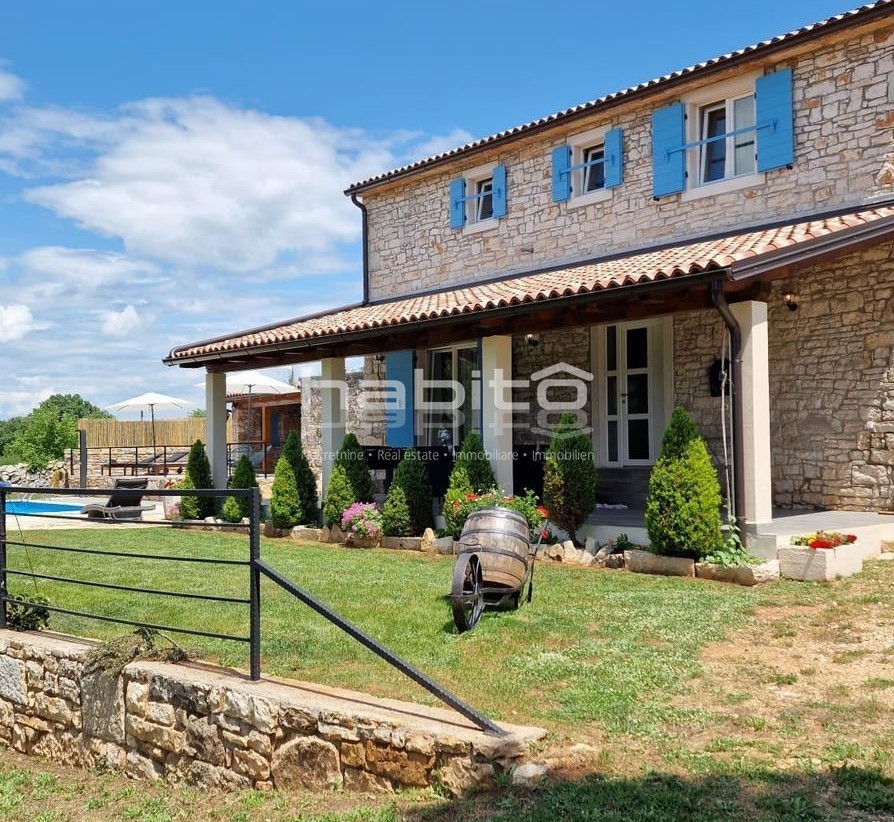 Poreč - Obnovljena istrska kamnita hiša z bazenom