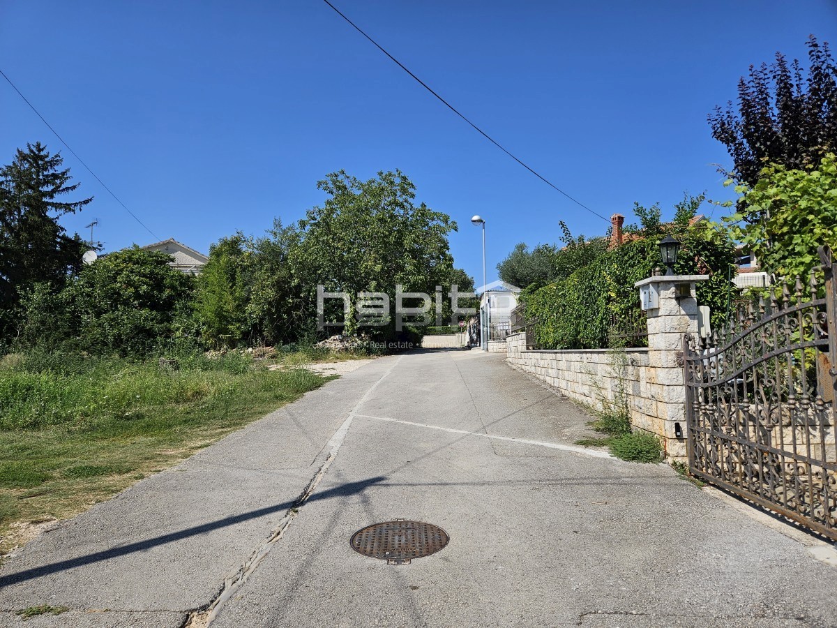 Poreč - Gradbeno zemljišče le 2 km od plaže