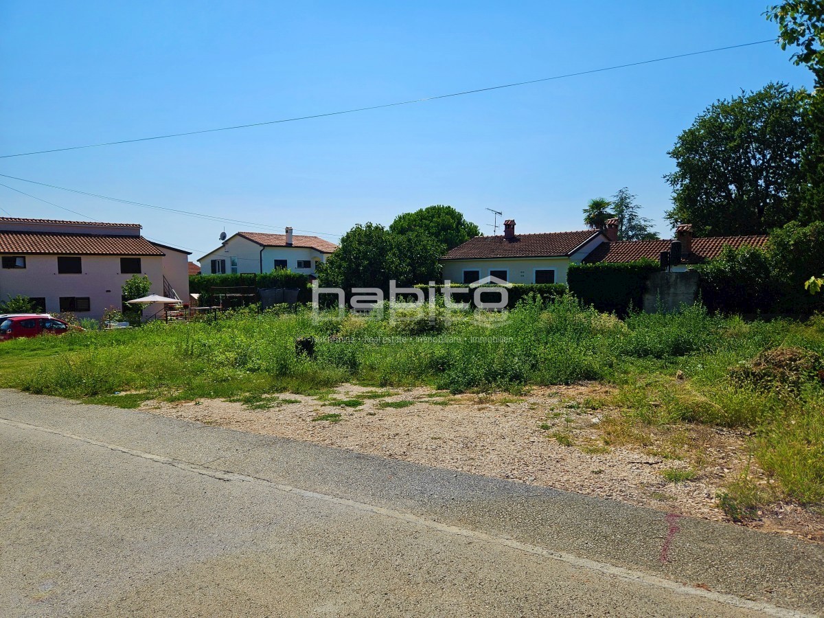 Poreč - Gradbeno zemljišče le 2 km od plaže