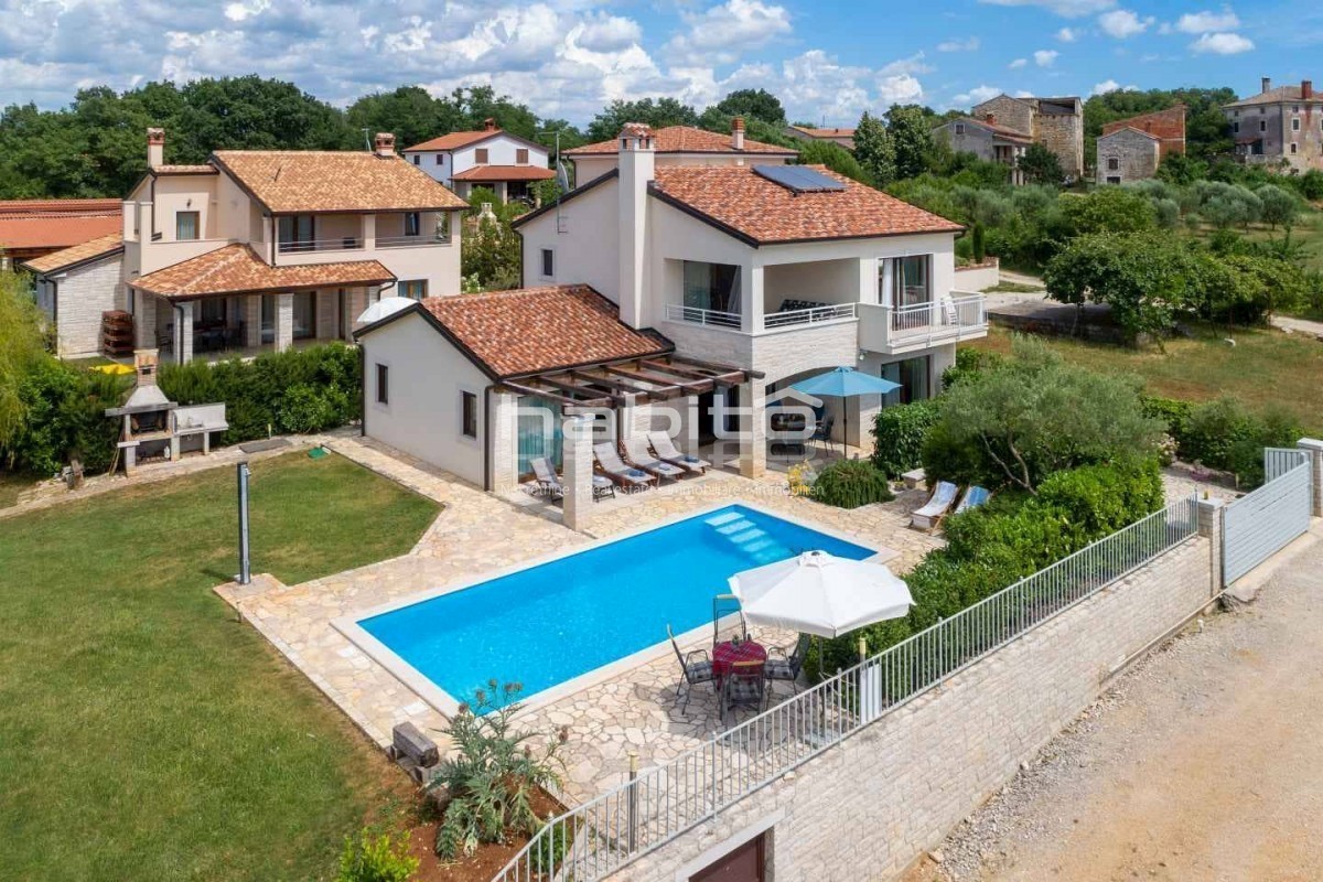 Poreč, Višnjan - Hiša z bazenom in čudovitim odprtim pogledom na morje in oljčne nasade
