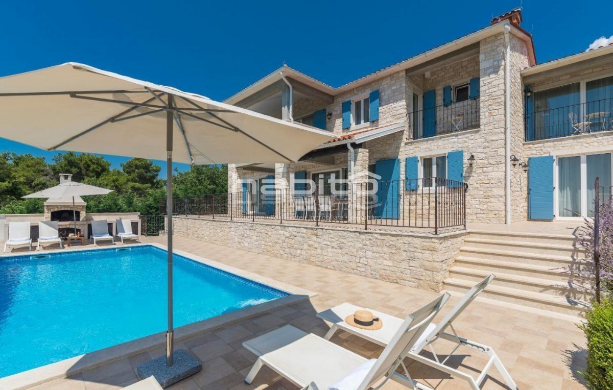 Poreč, Višnjan - Kamnita vila s pogledom na morje, bazenom in jacuzzijem