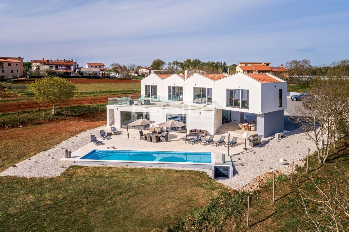 Okolica Poreča - Čudovita, luksuzna vila s 6 spalnicami in bazenom
