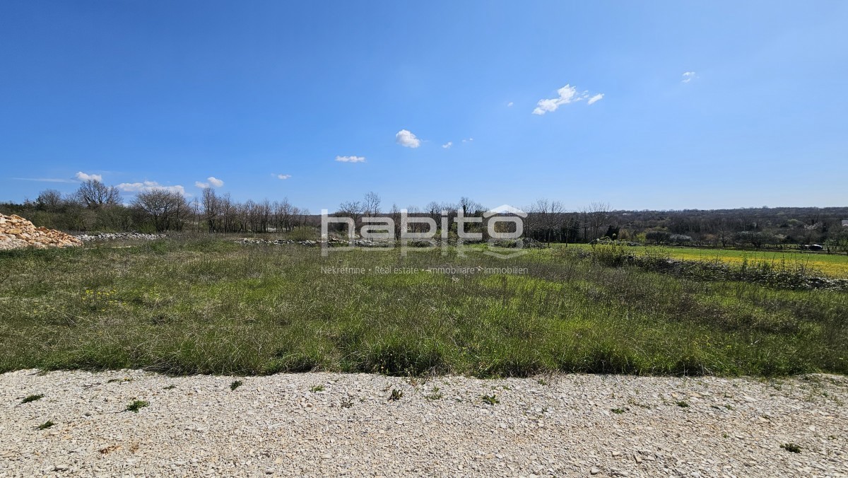 Okolica Poreča, Lovreč - Gradbena parcela na lepi in mirni lokaciji