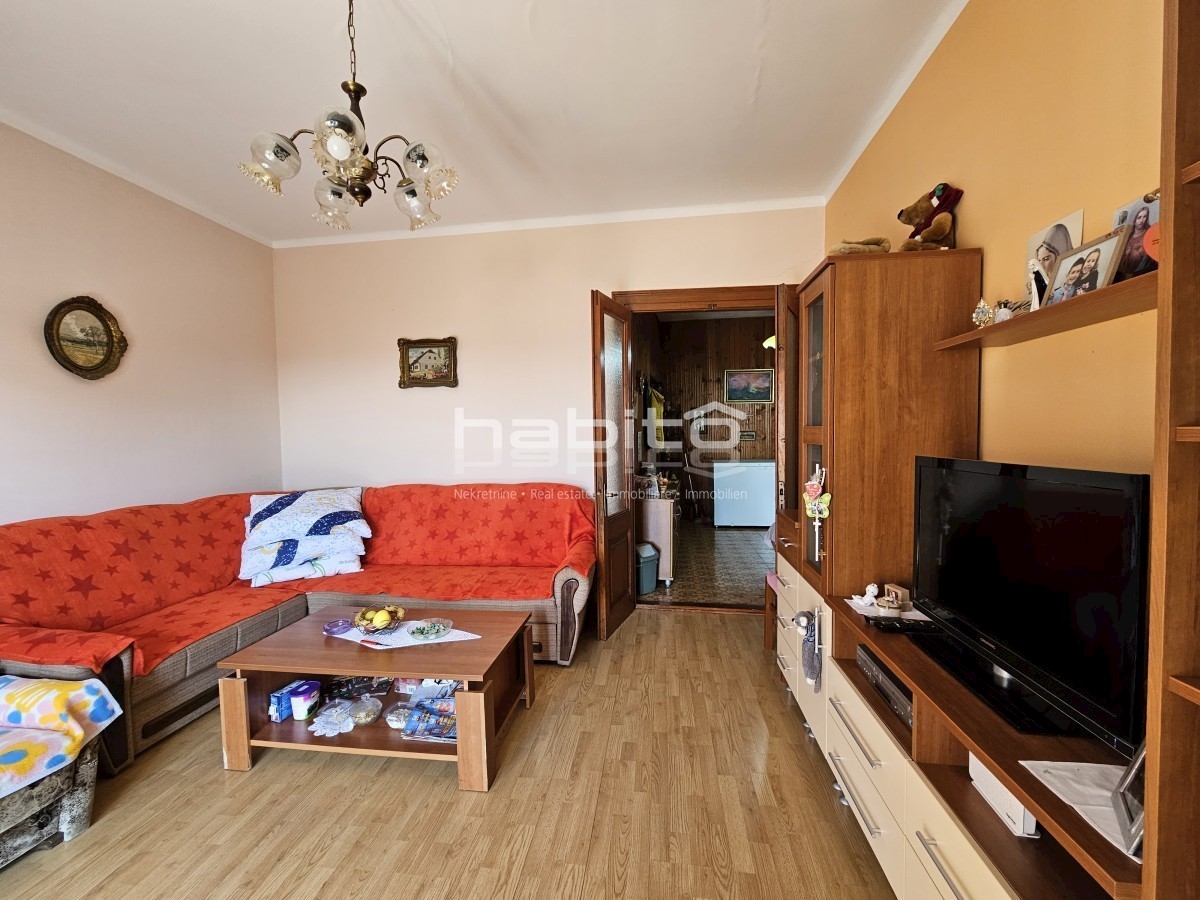 Buje - Hiša, gostinski lokal, garaža in dvorišče, POGLED NA MORJE