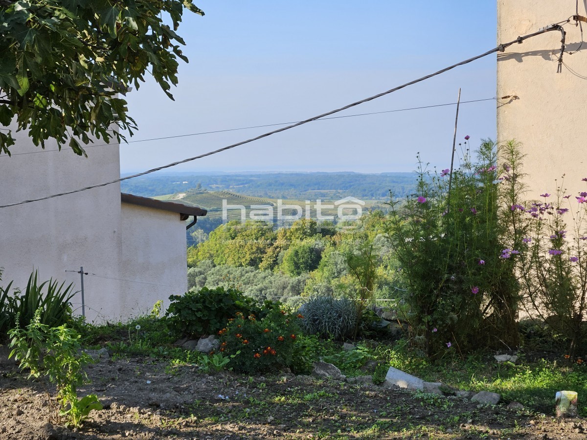 Buje - Hiša, gostinski lokal, garaža in dvorišče, POGLED NA MORJE