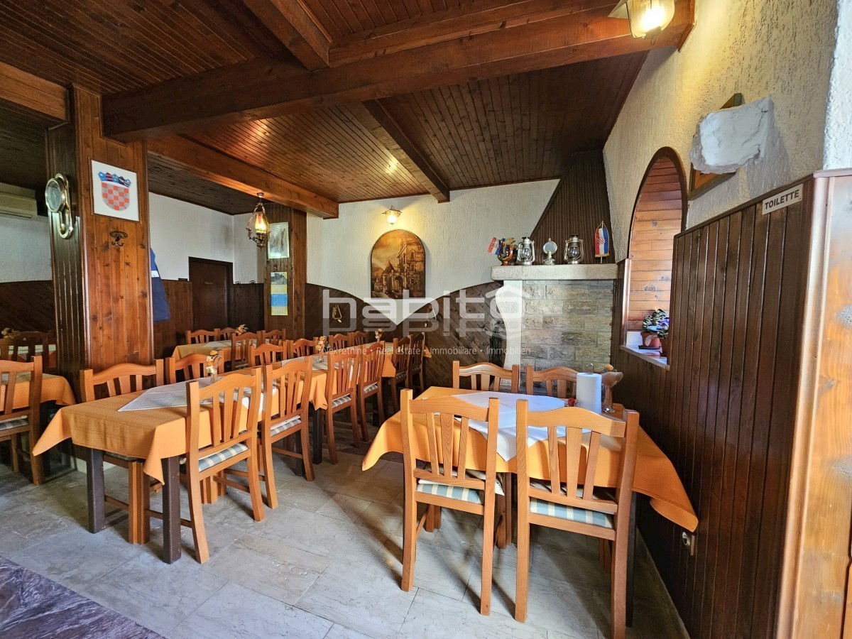 Buje - Hiša, gostinski lokal, garaža in dvorišče, POGLED NA MORJE