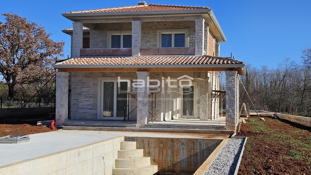 Poreč okolica - mediteranska vila na robu urbanizirane cone