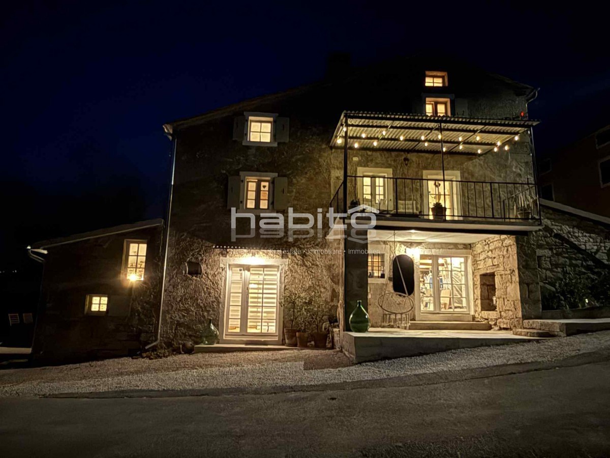 Prenovljena kamnita hiša z očarljivim pogledom na Motovun