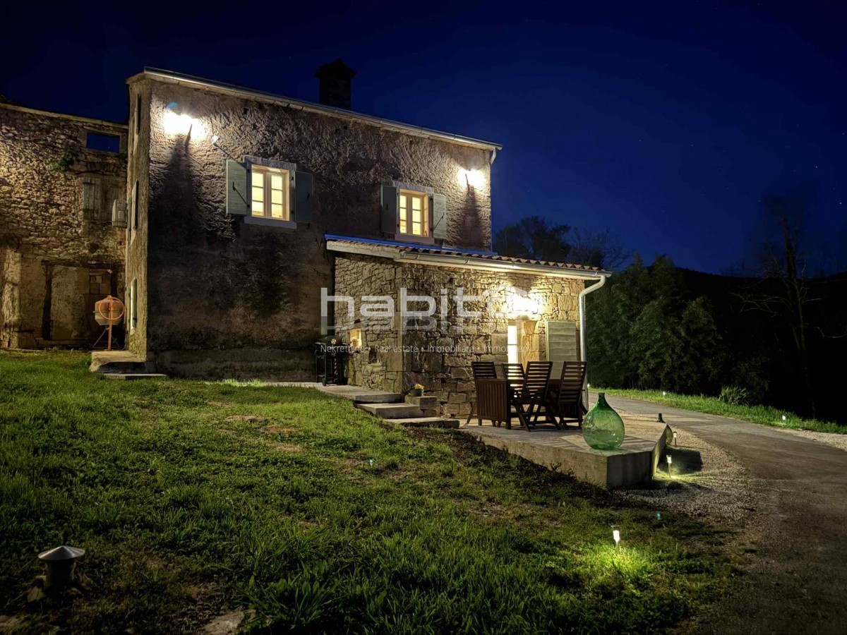 Prenovljena kamnita hiša z očarljivim pogledom na Motovun