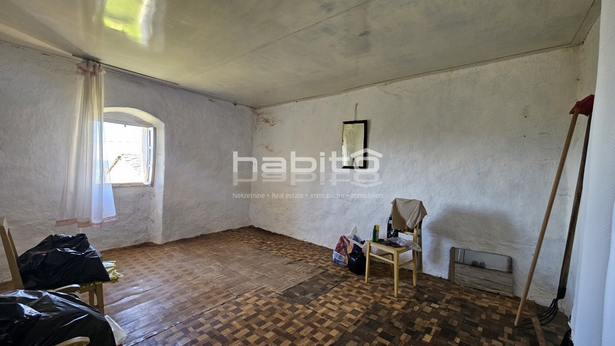 Oprtalj, Zrenj - OAZA MIRU, PANORAMSKI RAZGLED! Čudovita kamnita hiša z velikim vrtom