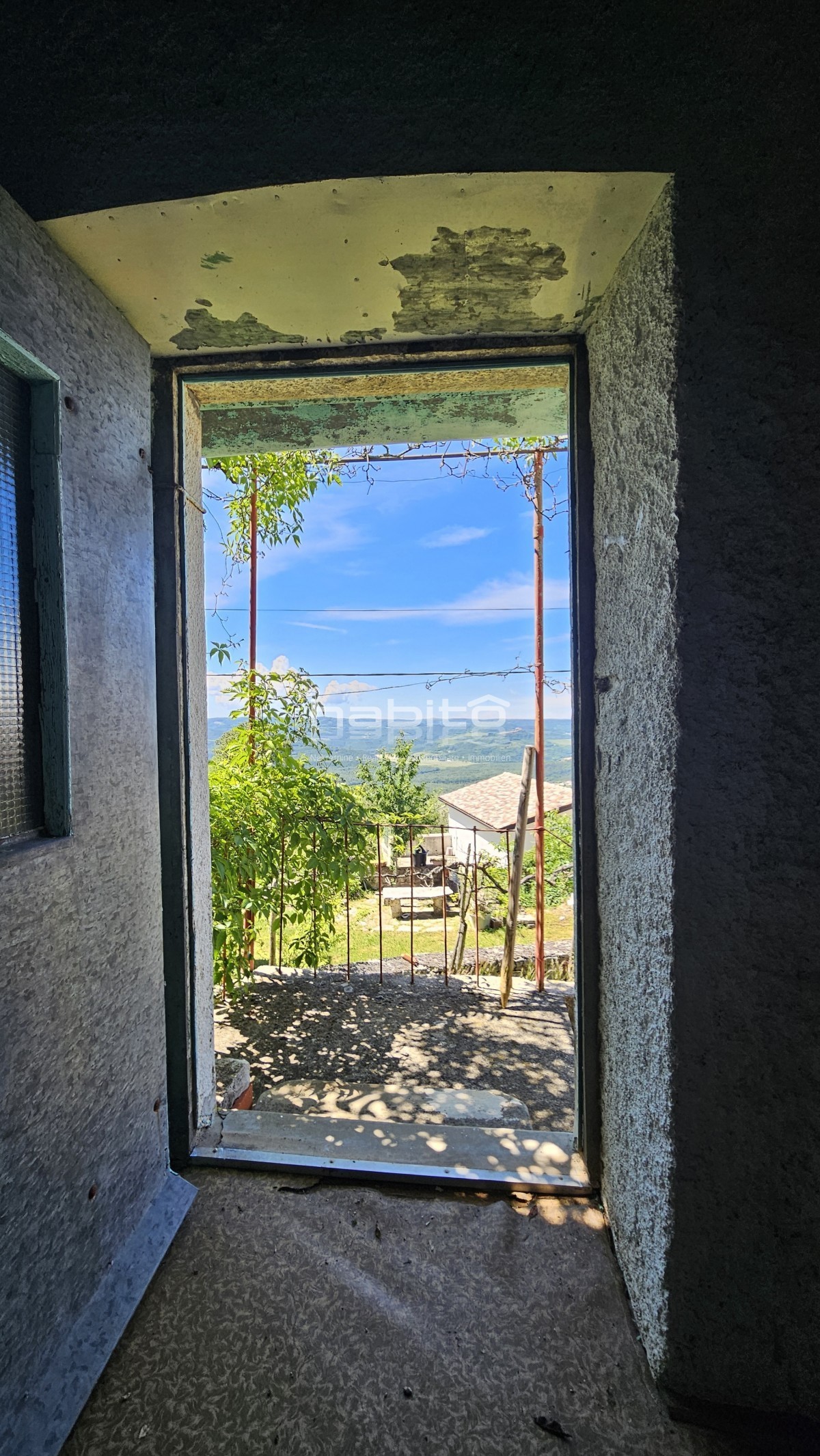 Oprtalj, Zrenj - OAZA MIRU, PANORAMSKI RAZGLED! Čudovita kamnita hiša z velikim vrtom
