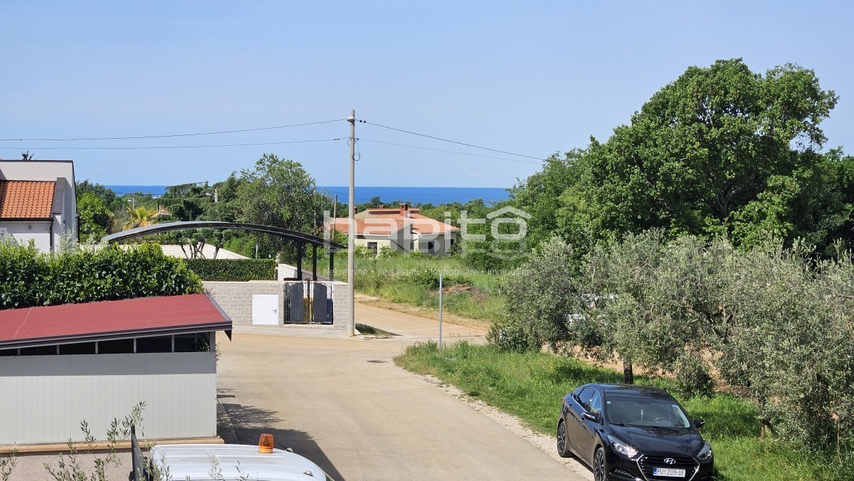 Poreč okolica - Prekrasna hiša na robu naselja s pogledom na morje