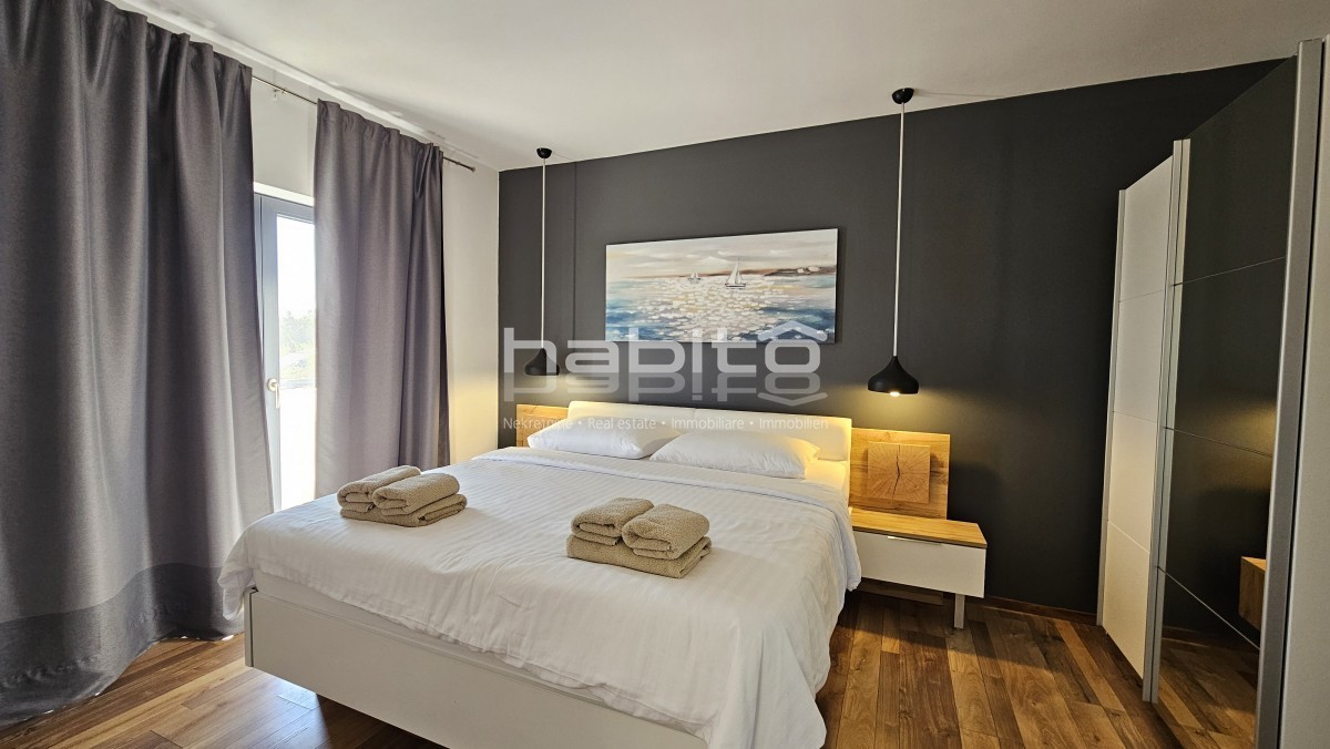 Poreč - Samostojna vila z bazenom in pogledom na morje