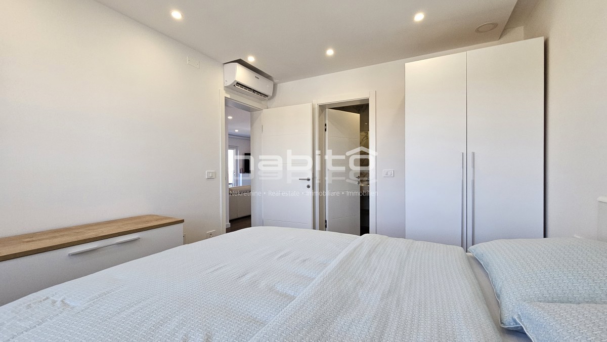Luksuzni Penthouse s Panoramskim Pogledom na Morje v Okolici Poreča