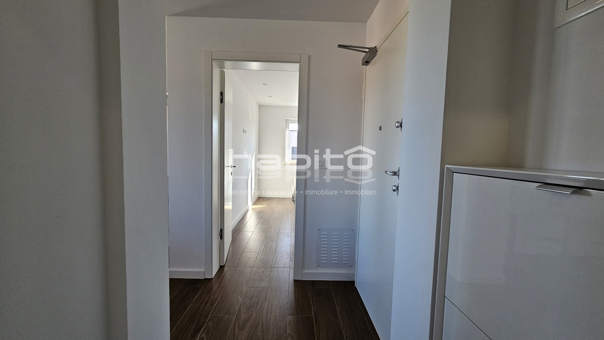 Luksuzni Penthouse s Panoramskim Pogledom na Morje v Okolici Poreča