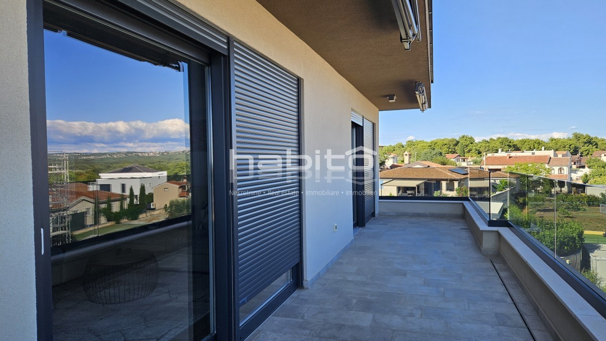 Luksuzni Penthouse s Panoramskim Pogledom na Morje v Okolici Poreča
