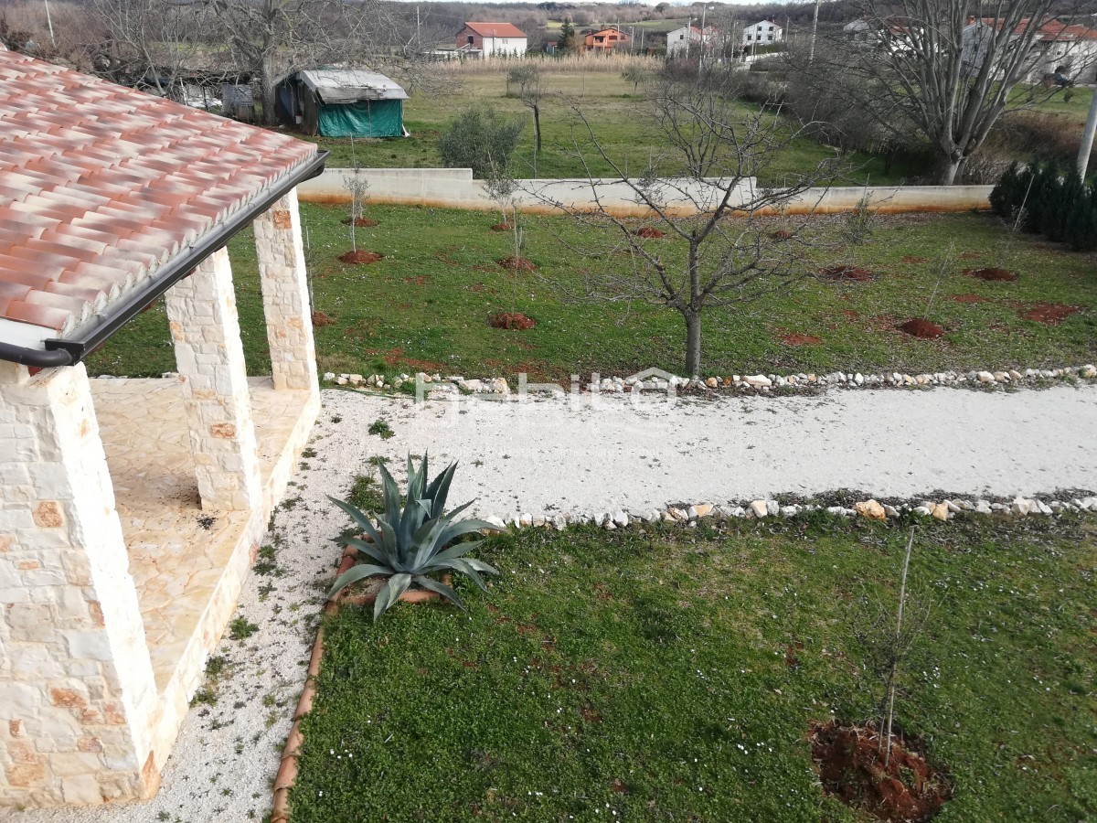 Poreč 7 km - Samostojna kamnita hiša blizu mesta